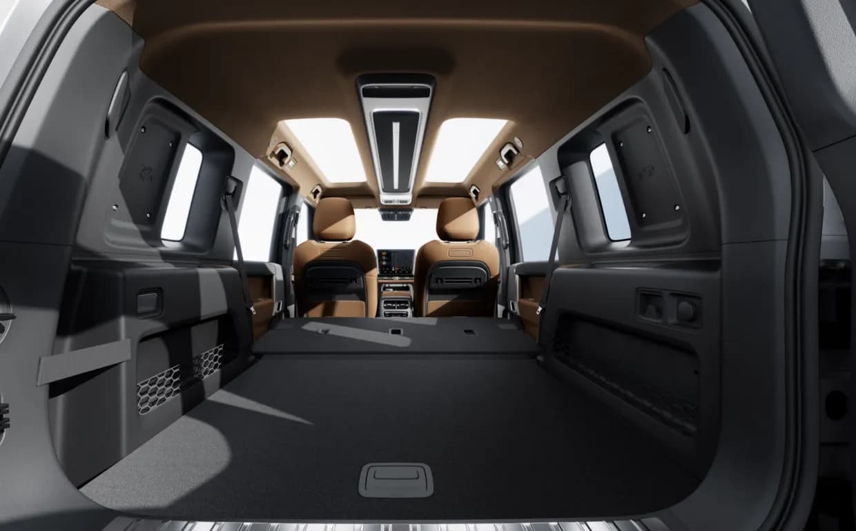 iCAUR V27 storage spaces