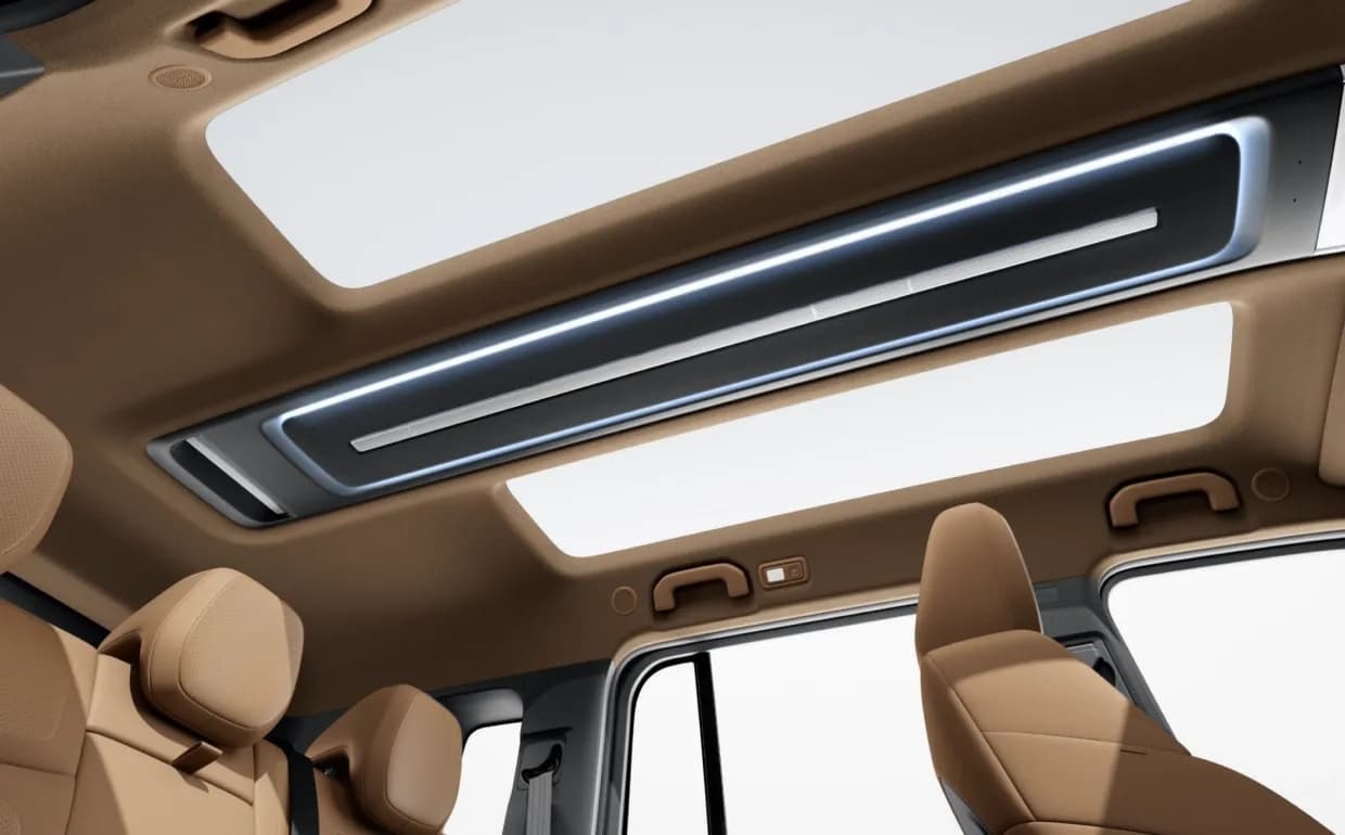 iCAUR V27 dual panoramic sunroof
